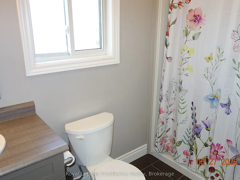 8 Abbott St — Photo 4