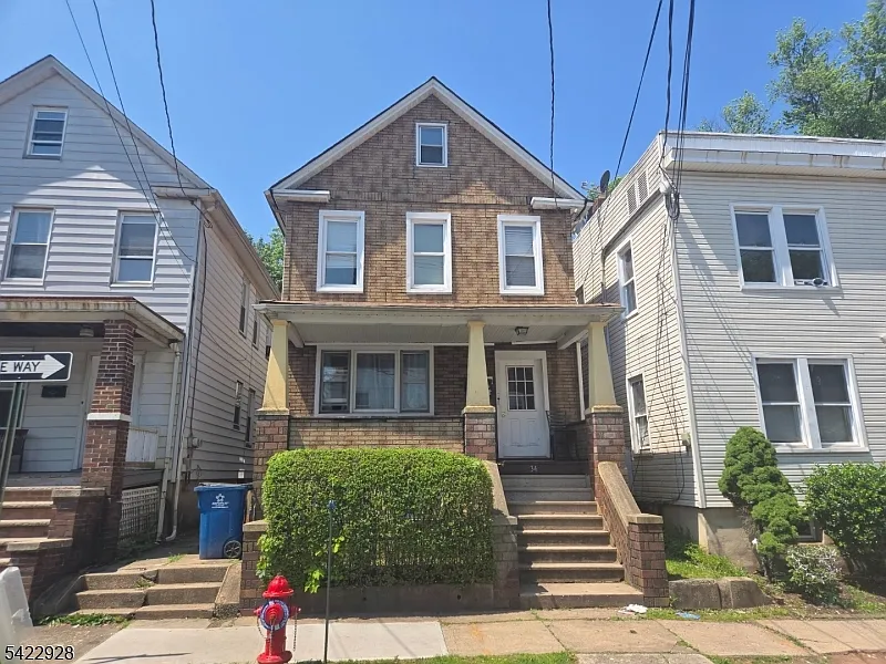 34 Home St photo 1