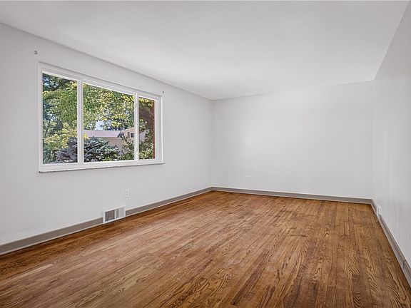5th image of 4737 Jewel Dr