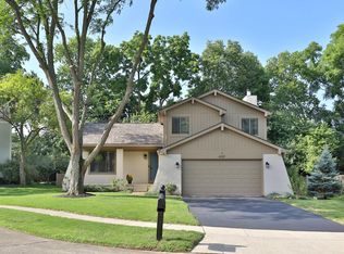 6157 Rockland Dr, Dublin, OH 43017