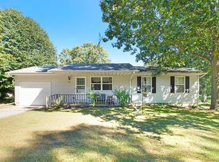 2961 W Algonquin Dr, Benton Harbor, MI 49022