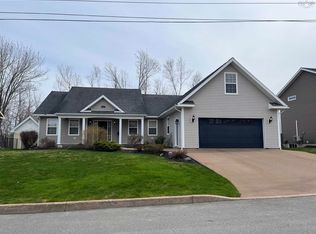 42 Rowan Ave, New Glasgow, NS B2H 0A4