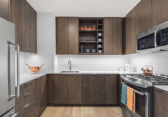 4th image of 225 E 39th St APT 12B