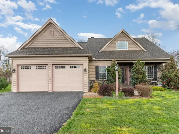 105 Monument Dr, Elizabethtown, PA 17022