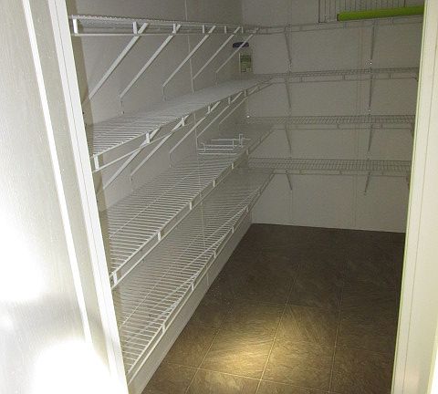 5th image of 5676 E 32nd St