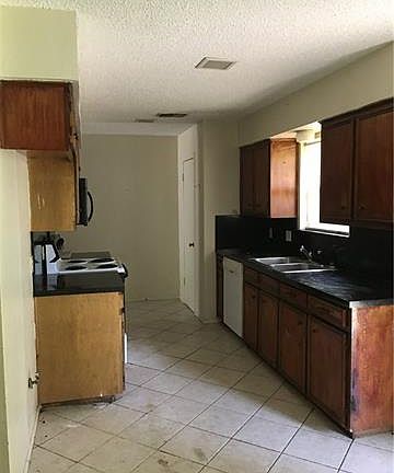3rd image of 7005 Woodway Dr