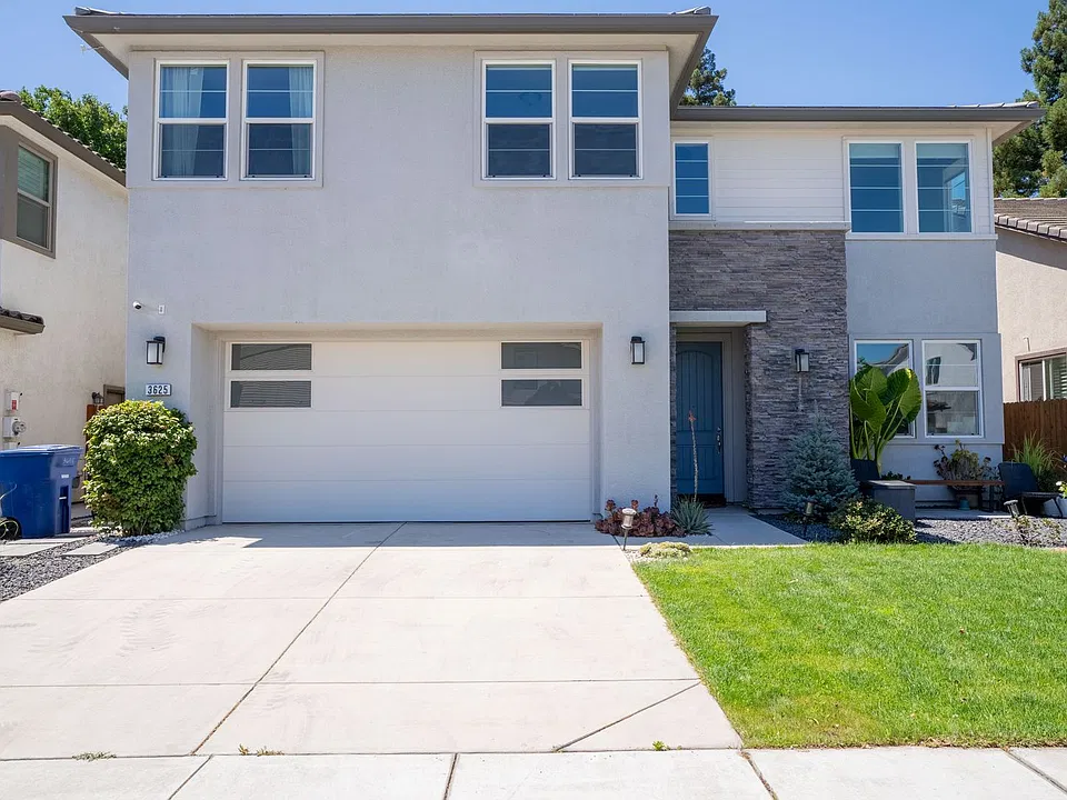 3625 Bluebird Dr