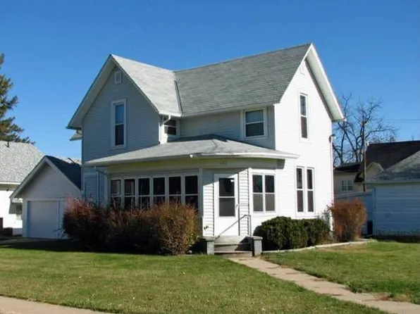302 E 4th St, Wayne, NE 68787