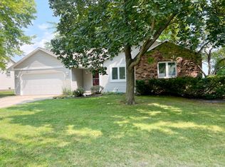 2151 Woodcrest Dr, Green Bay, WI 54304