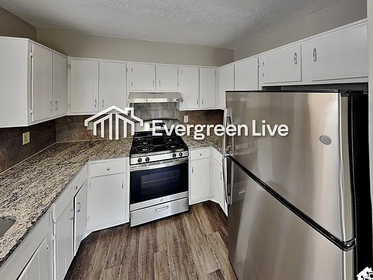 333 Park Ridge Cir — Photo 5