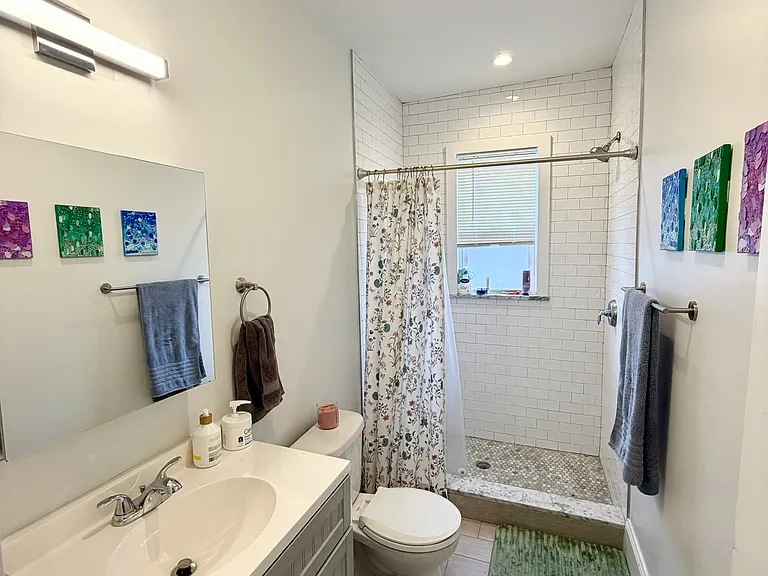143 E Cottage St #3 — Photo 4