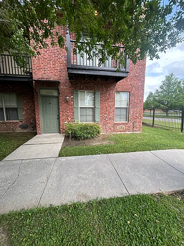 10600 Lakes Blvd Photo 1