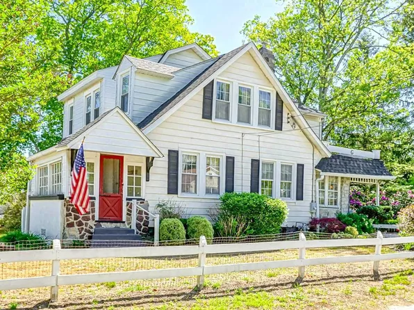 15 W Grove St, Pine Hill, NJ 08021