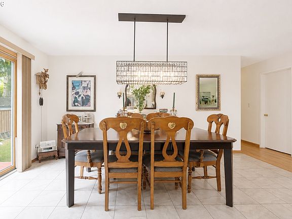 4th image of 3112 Upper Dr