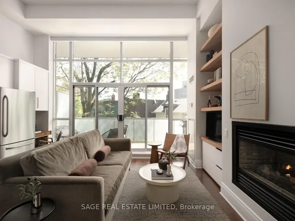 437 Roncesvalles Ave #210, Toronto, ON M6R 3B9