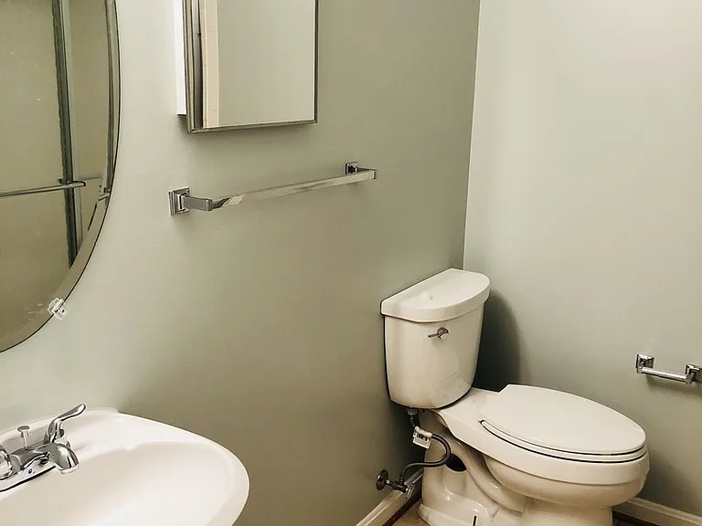 11 Catherine Ln — Photo 27