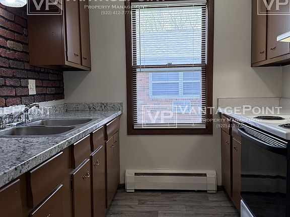 4th image of 1269 Shawano Ave