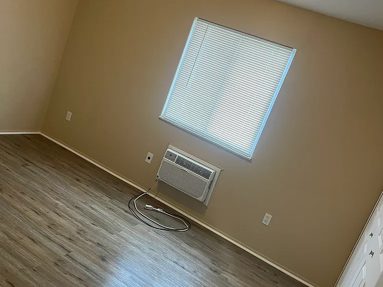315 E Nepessing St #6 — Photo 11