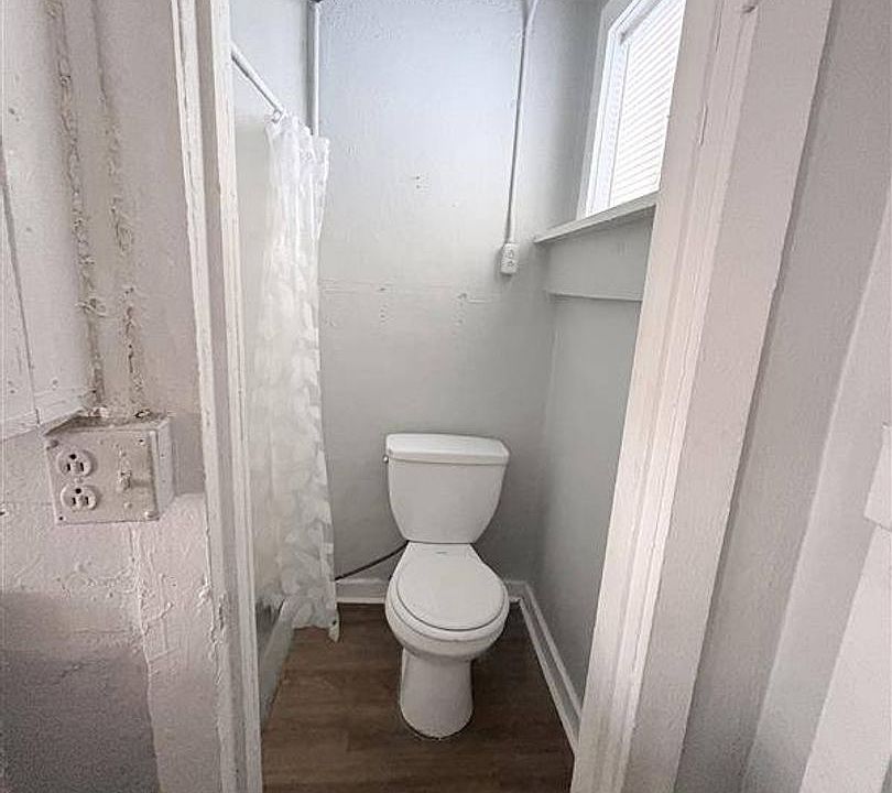 2nd image of 2921 S Port Ave Space 9