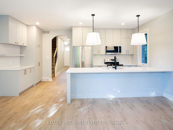 5th image of 121 Cathcart St #B