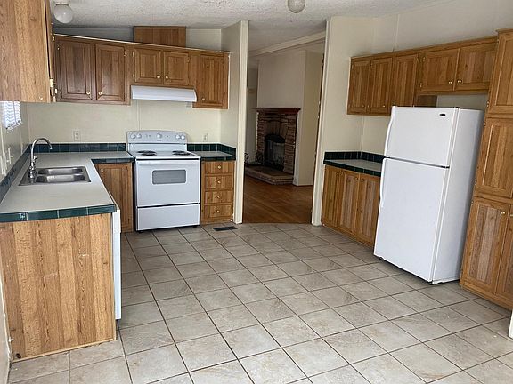5th image of 136 Loma Linda Ln Unit A