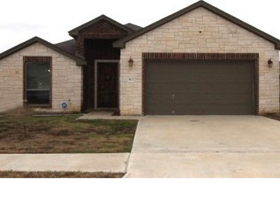 2nd image of 902 Holliday Dr