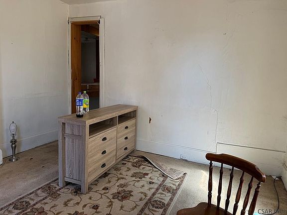 4th image of 184 Garfield St