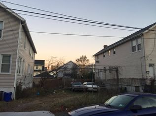 4-18 Beach 38 St, Far Rockaway, NY 11691