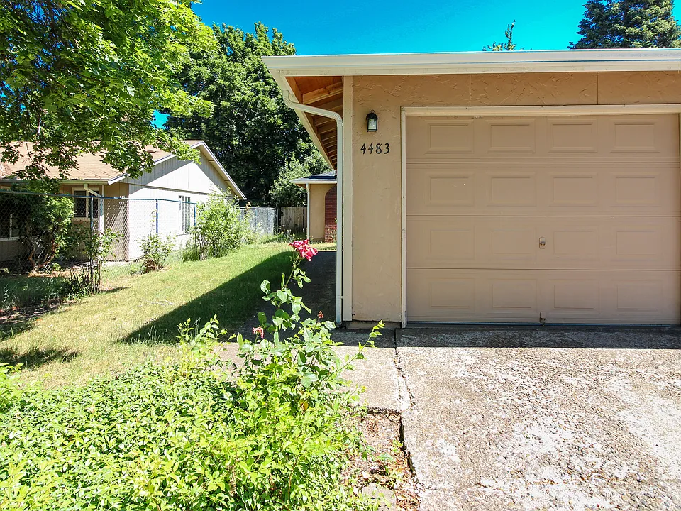4483 Campbell Dr SE