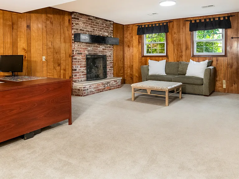 4201 E Cambridge Dr — Photo 32