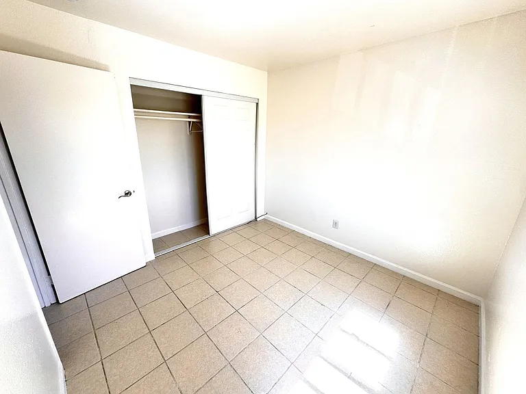 3421 68th Ave — Photo 3
