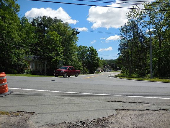 3rd image of 1049 Us Route 209
