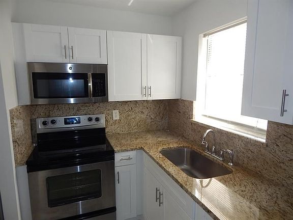 5th image of 307 Lake Dora Dr #307