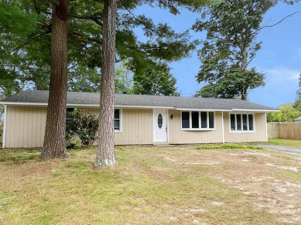 7 Wright Ln, Wareham, MA 02571