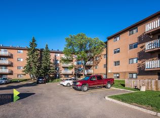 10403 158th Ave NW, Edmonton, AB T5X5E6