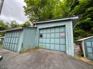 14 Center St, Newton, NJ 07860