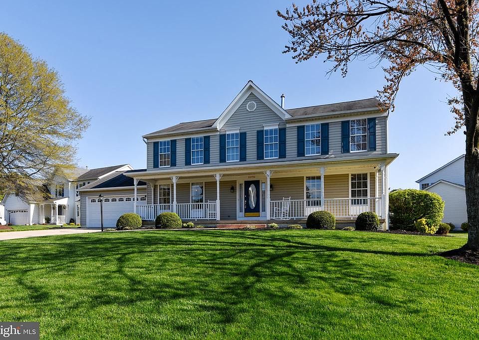 5BR upper! NEW carpet upstairs!Hardwds on main lvl