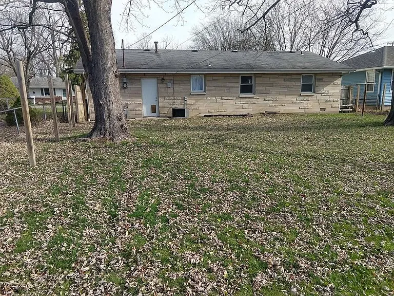 3313 N Locust St — Photo 16