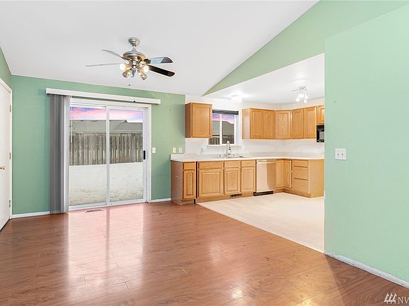 3rd image of 921 E Ball Ct