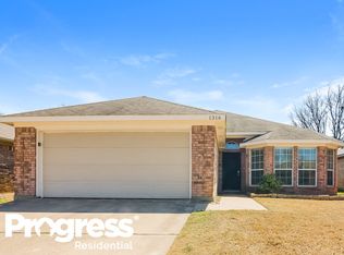 1316 Meadow Rose Trl, Burleson, TX 76028