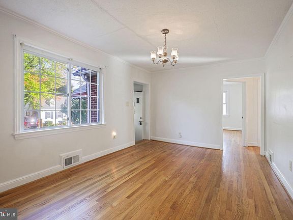 5th image of 2838 Marshall St