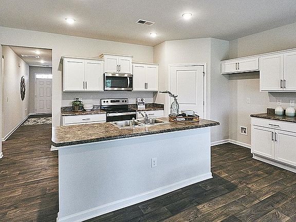 2nd image of 2202 Lily Dr #47
