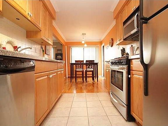 2nd image of 7 E Lawrence Park Dr Unit 13