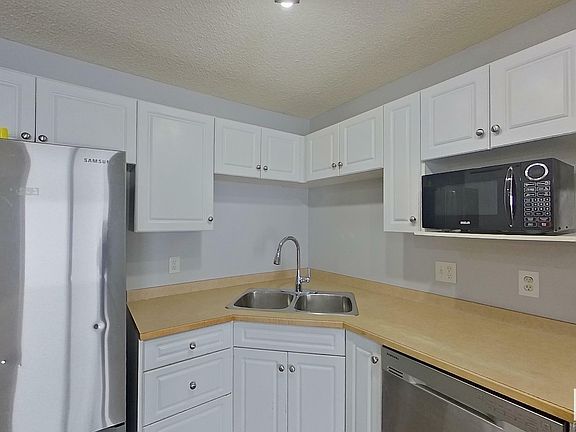 5th image of 245 Edwards Dr SW #105