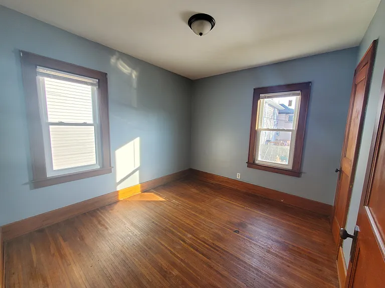 137-139 McKinley St — Photo 1