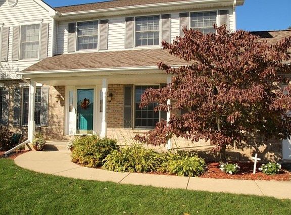 2nd image of 1209 Brooke Hill Close