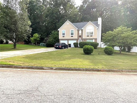 2nd image of 85 Lakesprings Dr
