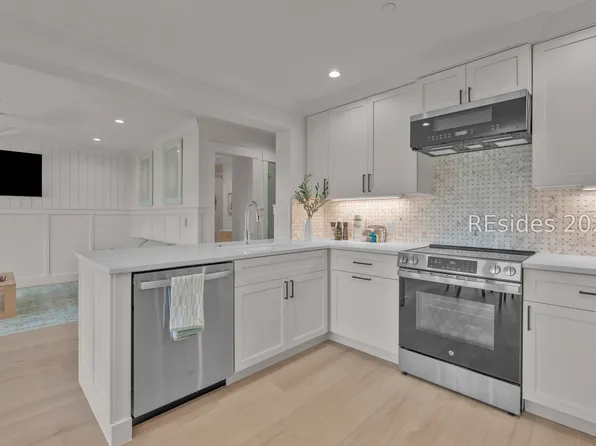 40 Folly Field Rd Unit 326, Hilton Head Island, SC 29928