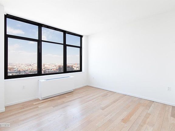 4th image of 424 Bedford Ave APT 12C