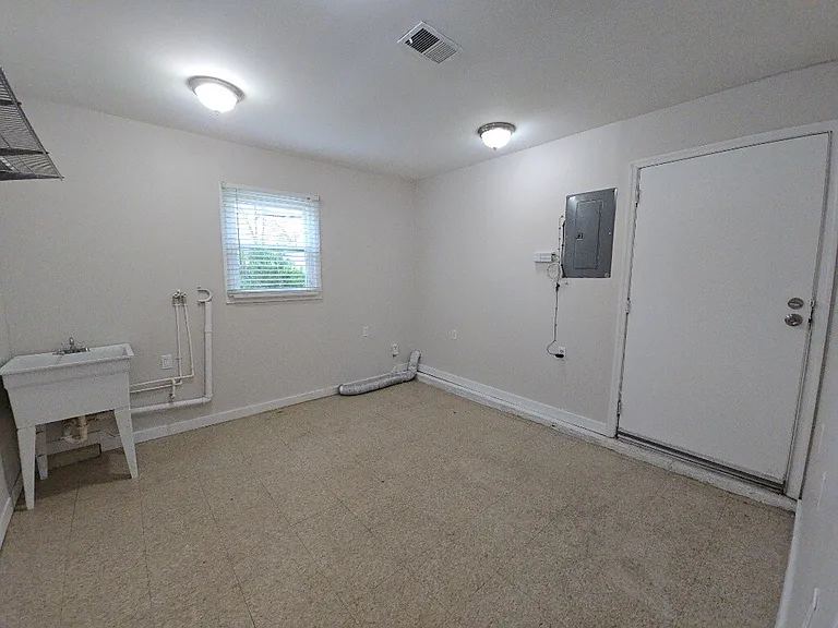 981 Olympia Dr — Photo 20